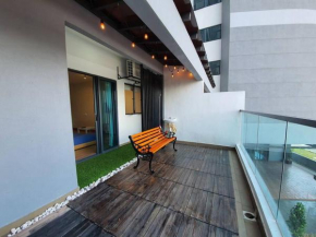 Symphony Tower -Simfo 16- 4 pax, big balcony, Free wifi
